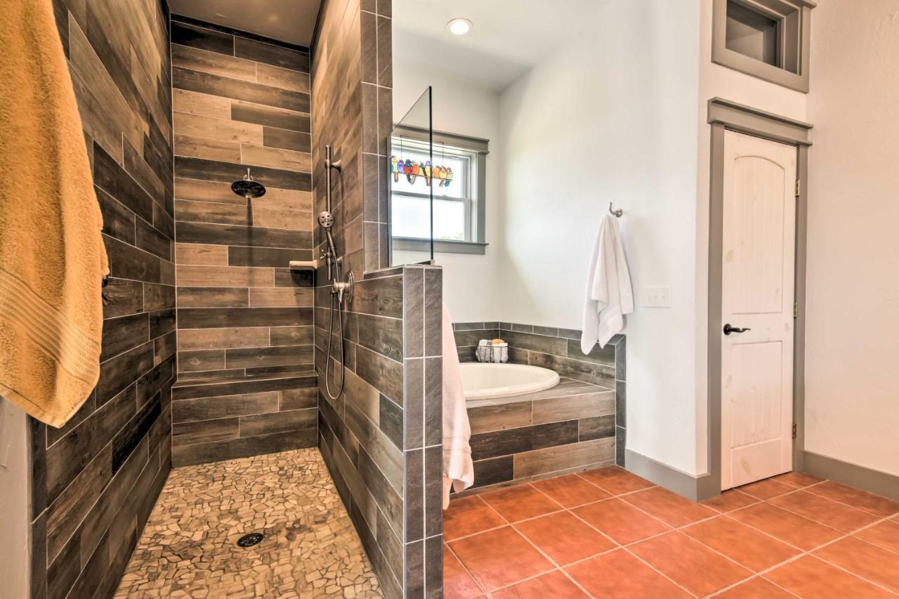 Ladera Wimberley Estate On 13 Acres With Hot Tub Villa Eksteriør bilde